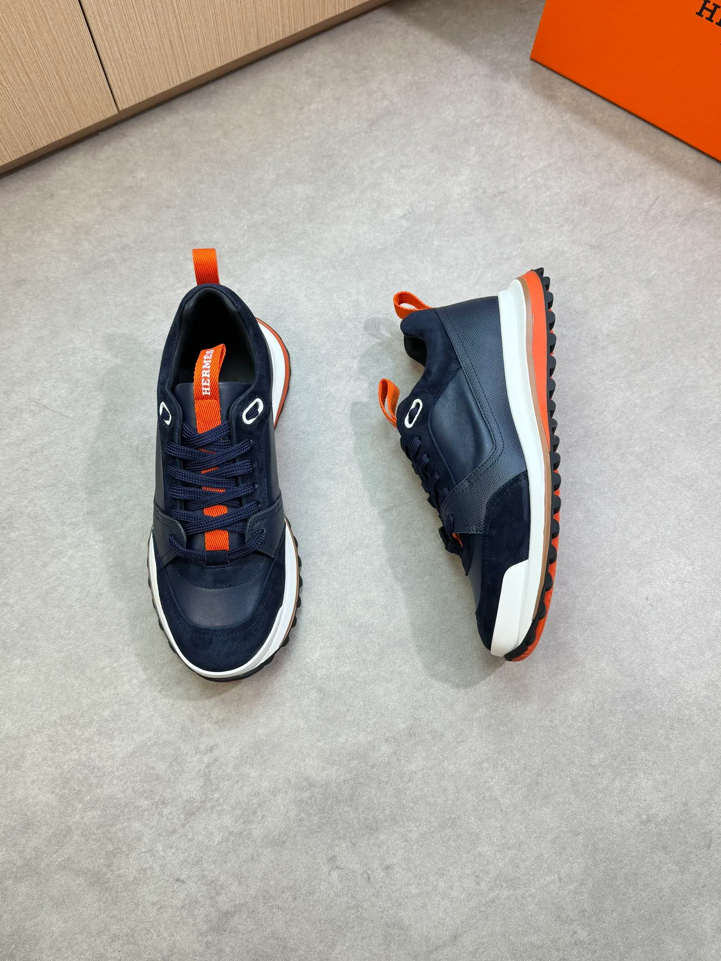 Men's shoes 💰740 [HERMES] Hermès - High-end quality original single casual sports shoes - Upper: 🔝 Nappa calfskin, palm-print cowhide, suede sheepskin leather, tongue. Heel. Brand logo webbing - Lining: brand canvas, foot pad; water-dyed cowhide - Outsole: ultra-light T men's shoes 💰U foam rubber; two-color molded outsole -Ultra-high quality control·Fine workmanship: highlighted (high-end·nobility·grade) -Size: 39-44 (38, 45, can be customized)·0118